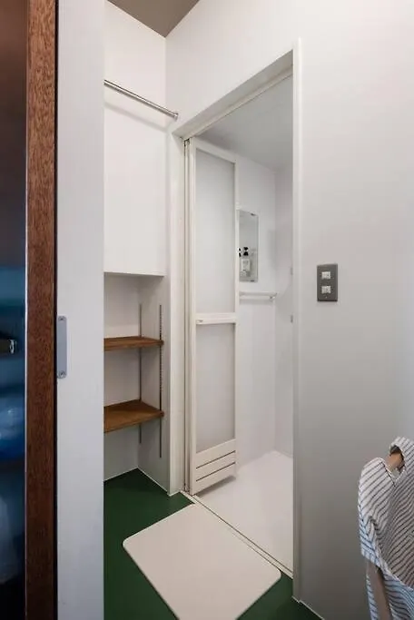 Rakuna Inn 和 Honjo-Azumabashi Tokyo Apartment